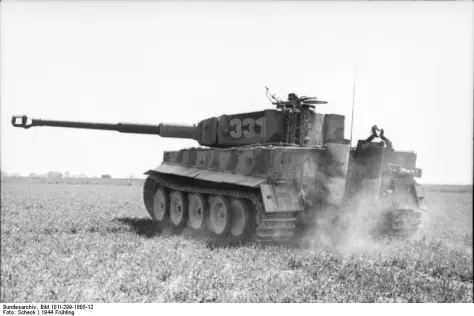 By Bundesarchiv, Bild 101I-299-1805-12 / Scheck / CC-BY-SA 3.0, CC BY-SA 3.0 de, https://commons.wikimedia.org/w/index.php?curid=5410809